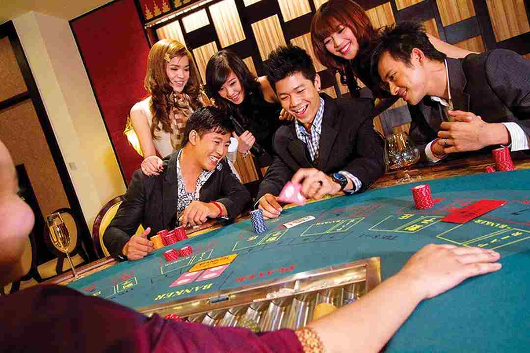 Poker là một trò chơi mang đầy nét cổ điển tại Roxy Casino